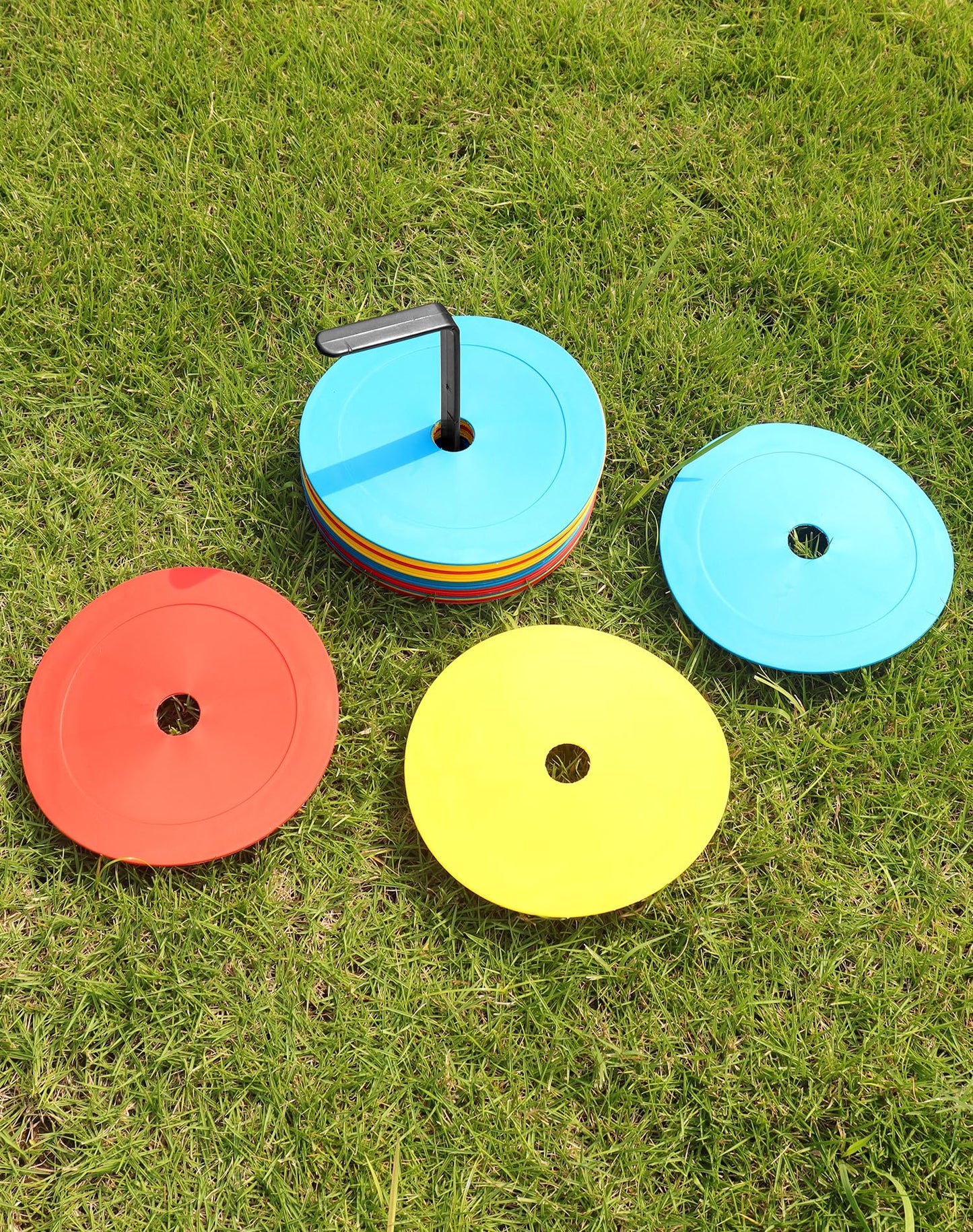 QWORK® Paquete de 24 Conos Futbol Planos 15cm, Conos entrenamientode Flexibles para fútbol, Baloncesto, Balonmano y más - Naranja, Amarillo, Azul