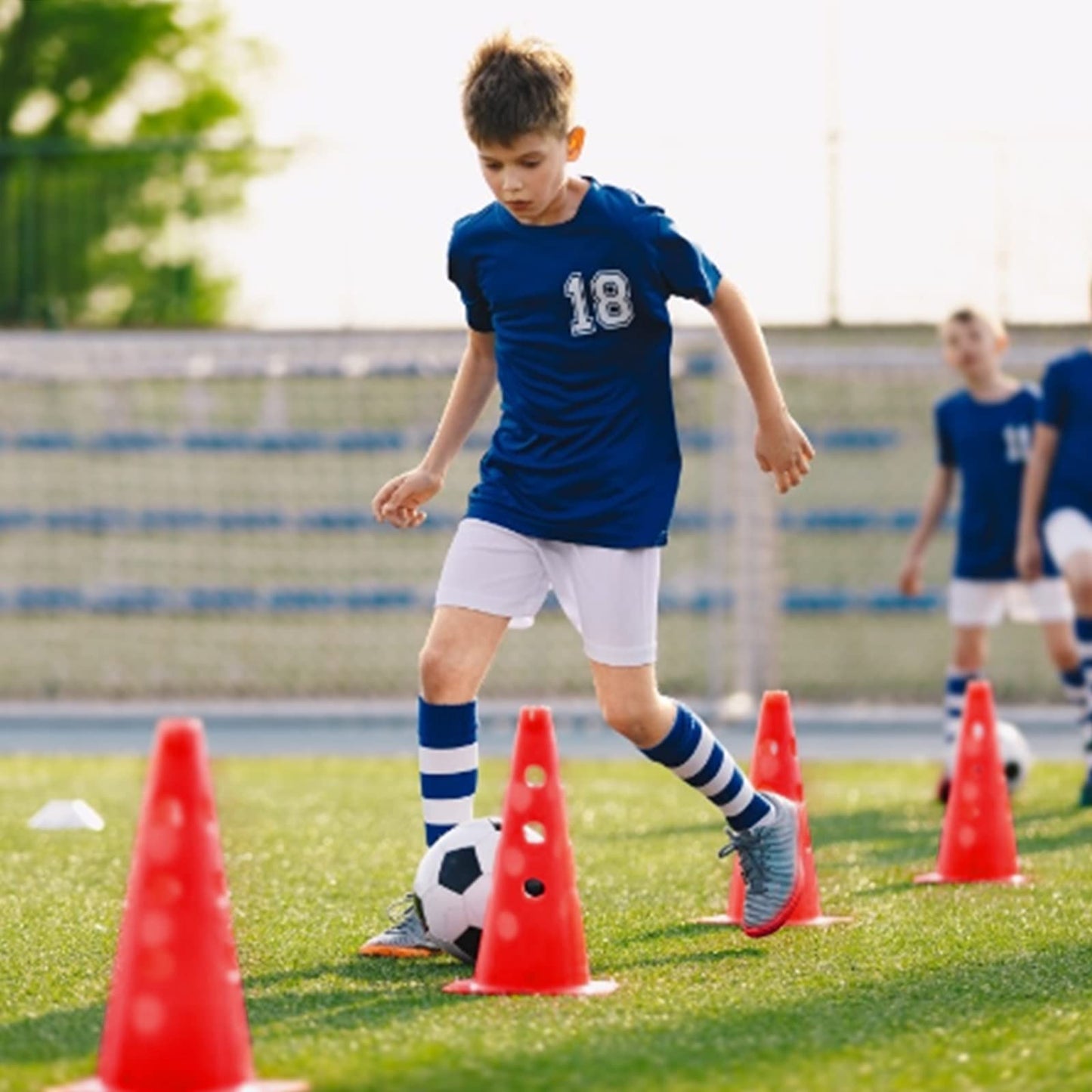 ACXIN Juego de 6 obstáculos para entrenamiento de coordinación para niños y perros, 12 conos y 6 barras, cono multifunción, altura: 32 cm, barra: 100 cm